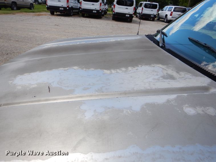 image for item ED9497 1999 GMC Suburban 1500 SUV