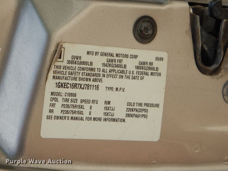 image for item ED9497 1999 GMC Suburban 1500 SUV