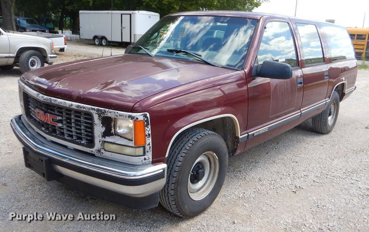 image for item ED9498 1998 GMC Suburban 1500 SUV