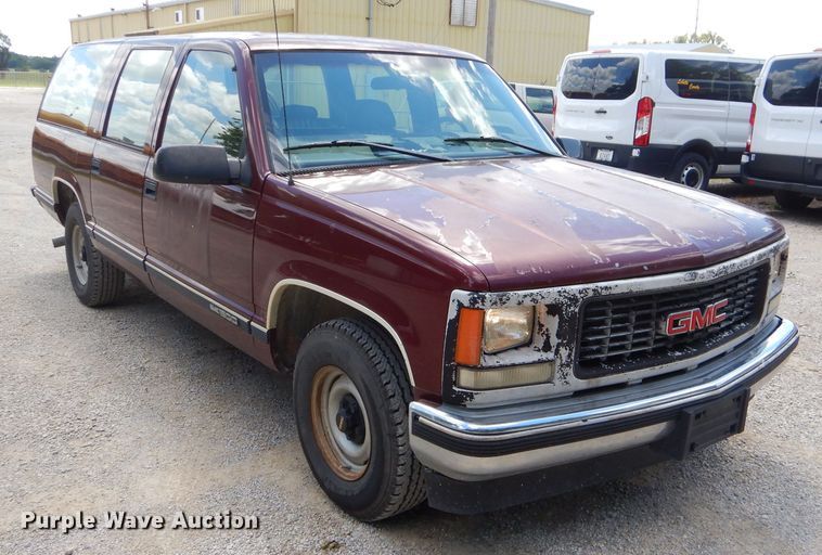 image for item ED9498 1998 GMC Suburban 1500 SUV