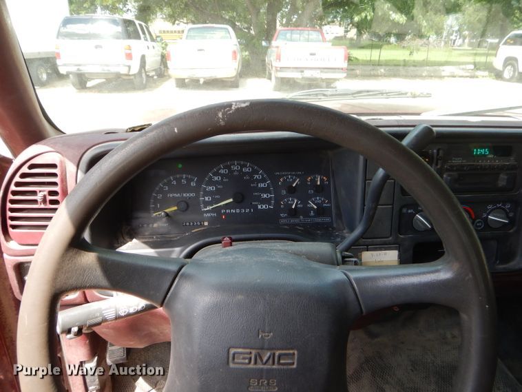 image for item ED9498 1998 GMC Suburban 1500 SUV