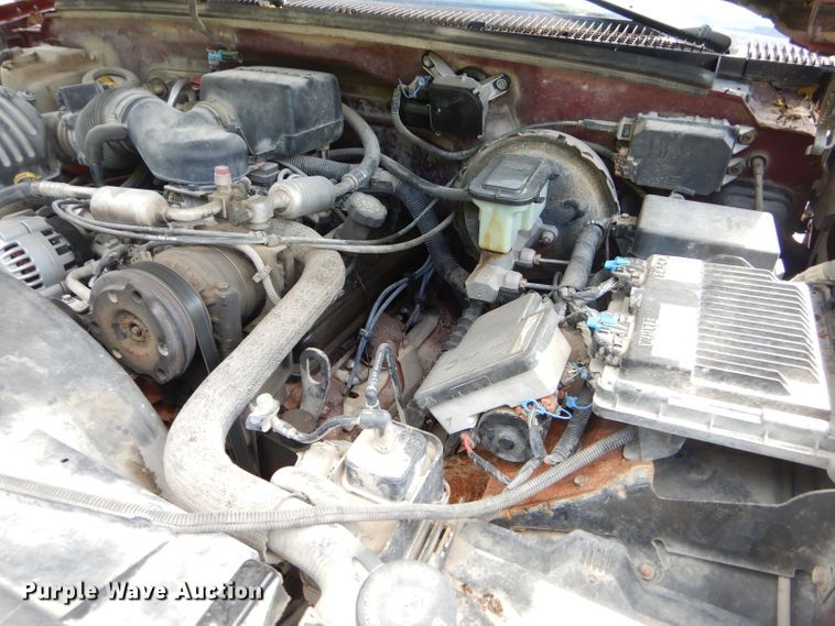 image for item ED9498 1998 GMC Suburban 1500 SUV