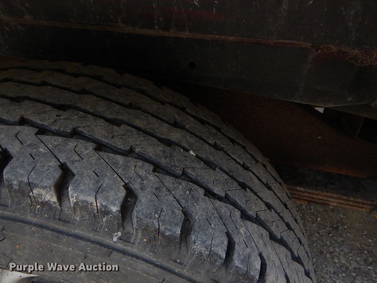 image for item ED9498 1998 GMC Suburban 1500 SUV