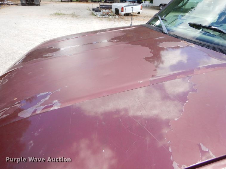 image for item ED9498 1998 GMC Suburban 1500 SUV