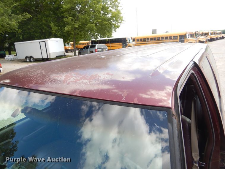 image for item ED9498 1998 GMC Suburban 1500 SUV