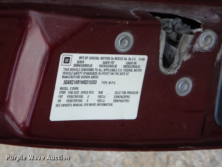 image for item ED9498 1998 GMC Suburban 1500 SUV