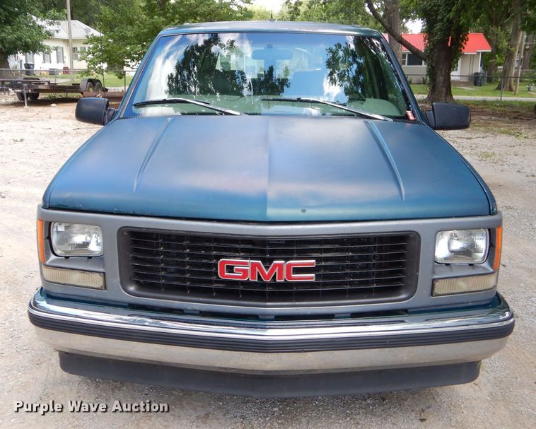 image for item ED9499 1998 GMC Suburban 1500 SUV