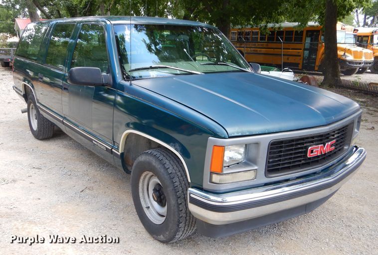 image for item ED9499 1998 GMC Suburban 1500 SUV