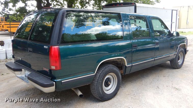 image for item ED9499 1998 GMC Suburban 1500 SUV