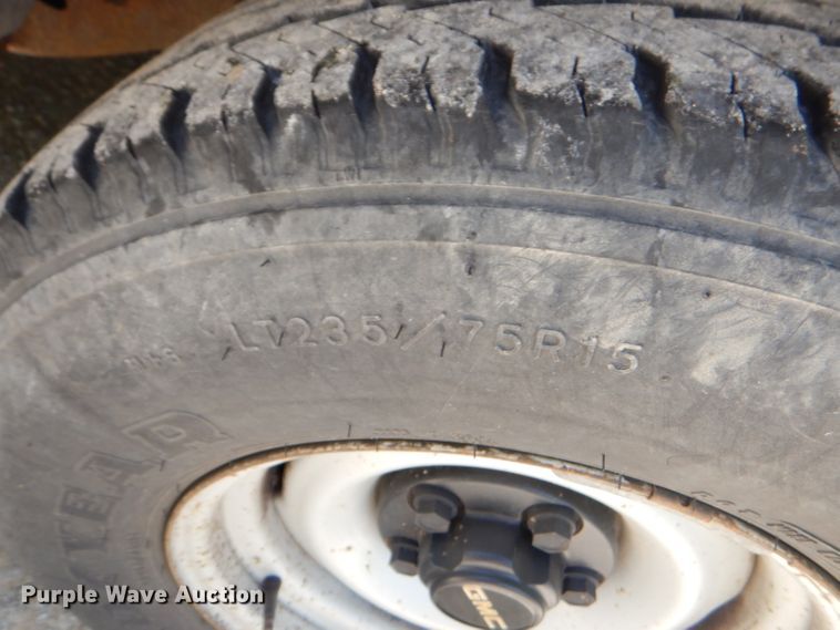 image for item ED9499 1998 GMC Suburban 1500 SUV