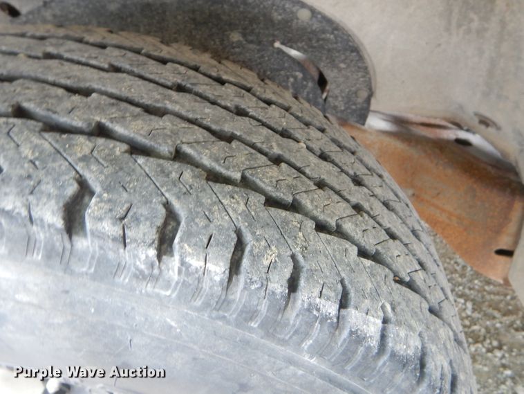 image for item ED9499 1998 GMC Suburban 1500 SUV