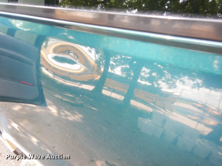 image for item ED9499 1998 GMC Suburban 1500 SUV