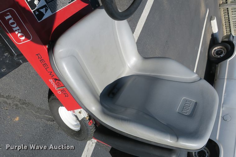 image for item EO9498 Toro Reel Master 2000D reel mower
