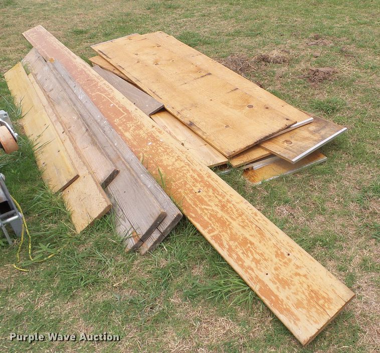 image for item EQ9125 Bleacher seats