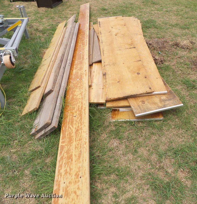 image for item EQ9125 Bleacher seats