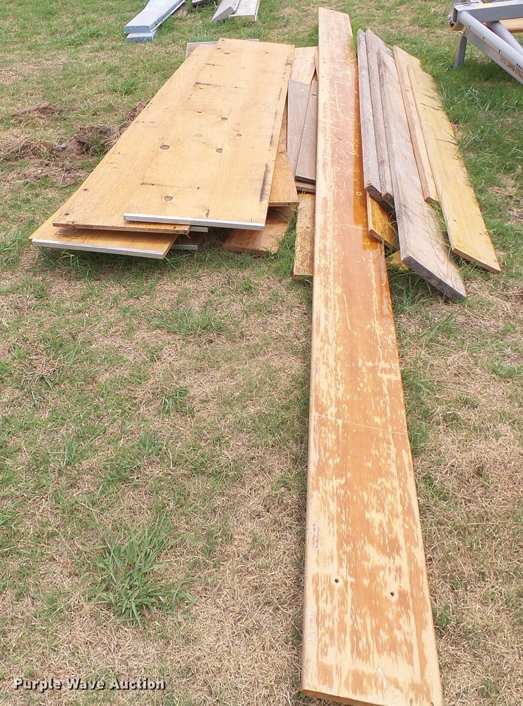 image for item EQ9125 Bleacher seats