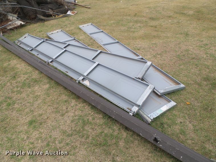 image for item EQ9135 (4) garage door panels