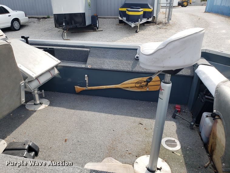 image for item ET9793 1989 Tracker Pro Deep boat