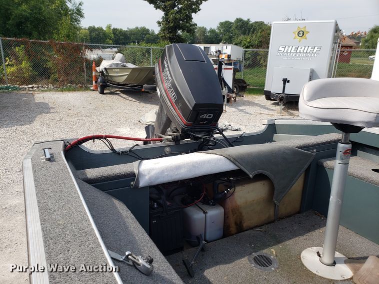 image for item ET9793 1989 Tracker Pro Deep boat