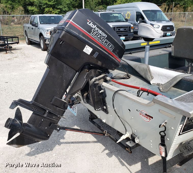 image for item ET9793 1989 Tracker Pro Deep boat