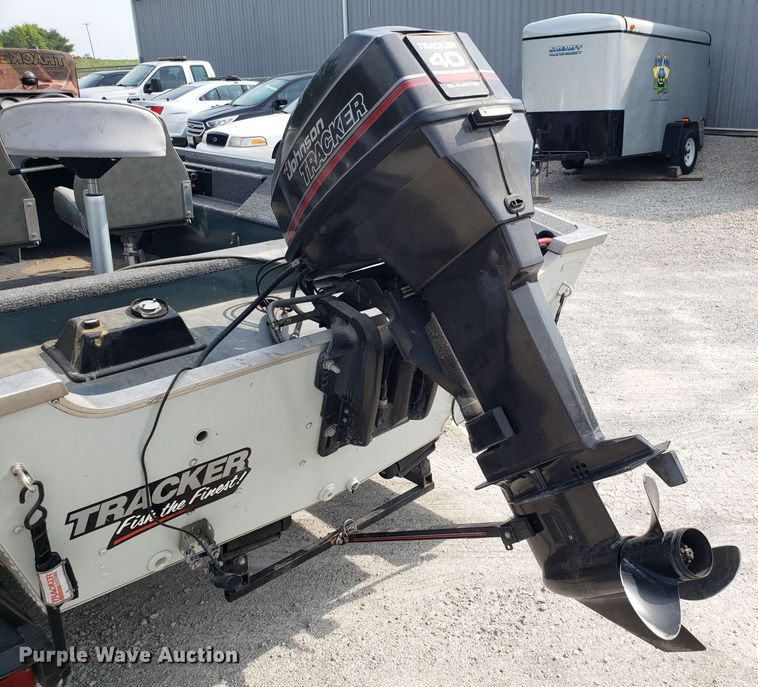 image for item ET9793 1989 Tracker Pro Deep boat