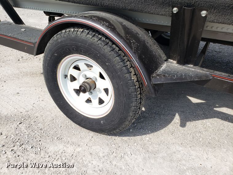 image for item ET9793 1989 Tracker Pro Deep boat