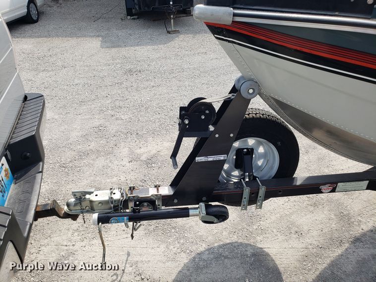 image for item ET9793 1989 Tracker Pro Deep boat