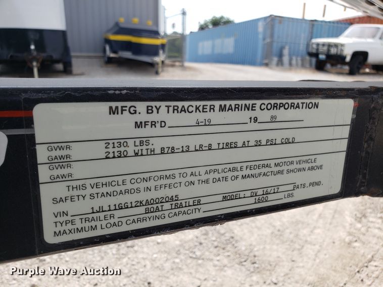 image for item ET9793 1989 Tracker Pro Deep boat