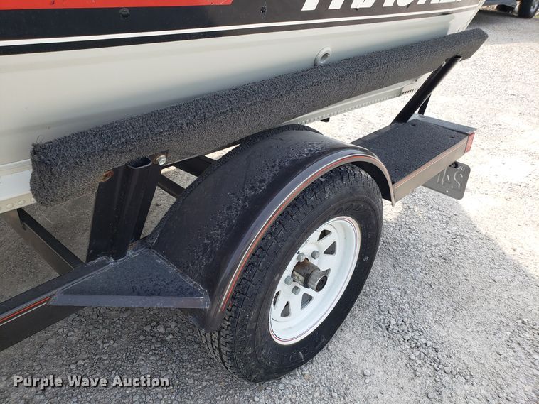 image for item ET9793 1989 Tracker Pro Deep boat