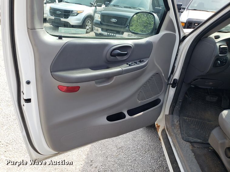 image for item ET9794 2003 Ford F150 pickup truck