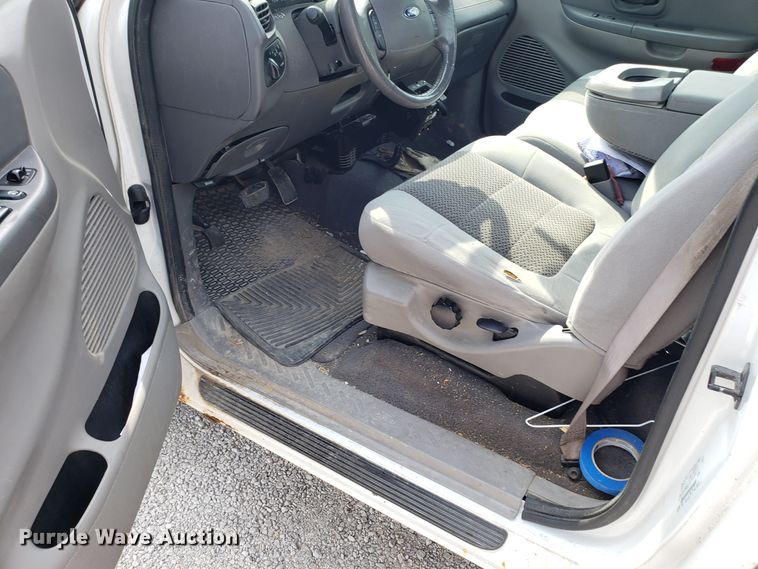 image for item ET9794 2003 Ford F150 pickup truck