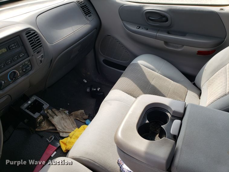 image for item ET9794 2003 Ford F150 pickup truck