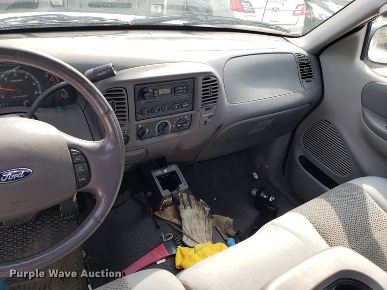 image for item ET9794 2003 Ford F150 pickup truck