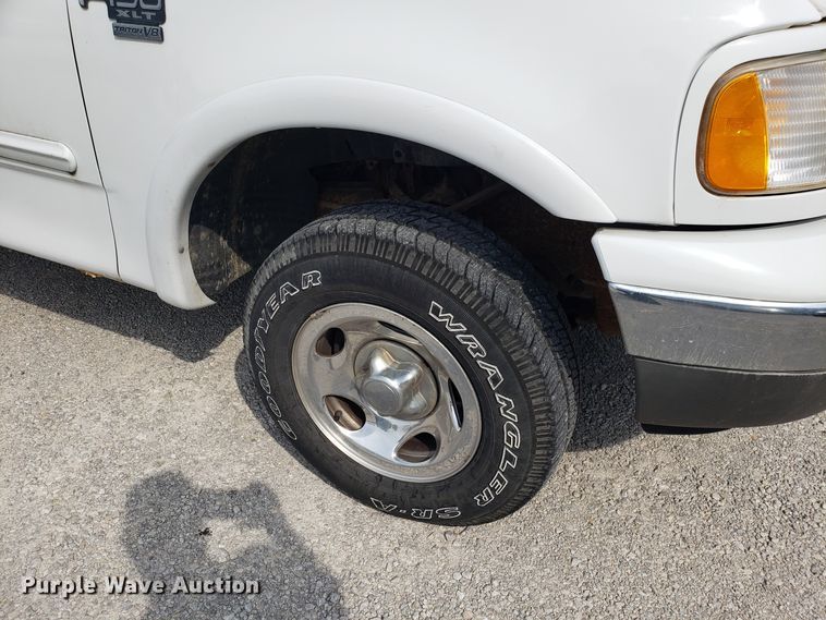 image for item ET9794 2003 Ford F150 pickup truck