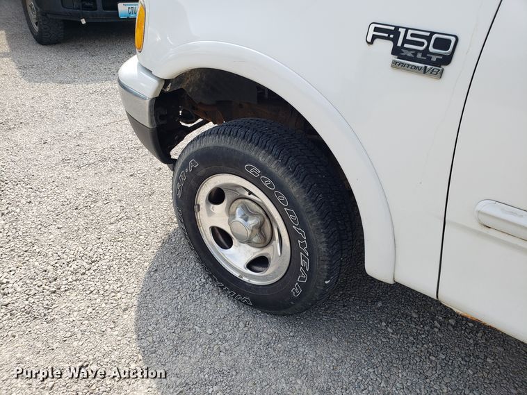 image for item ET9794 2003 Ford F150 pickup truck