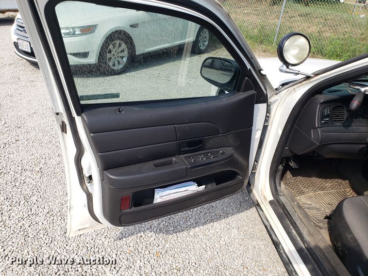 image for item ET9796 2008 Ford Crown Victoria Police Interceptor