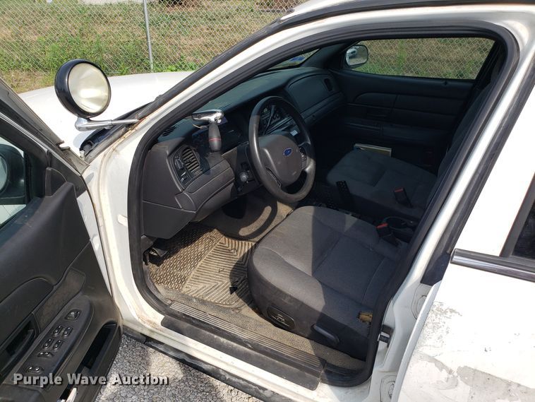 image for item ET9796 2008 Ford Crown Victoria Police Interceptor
