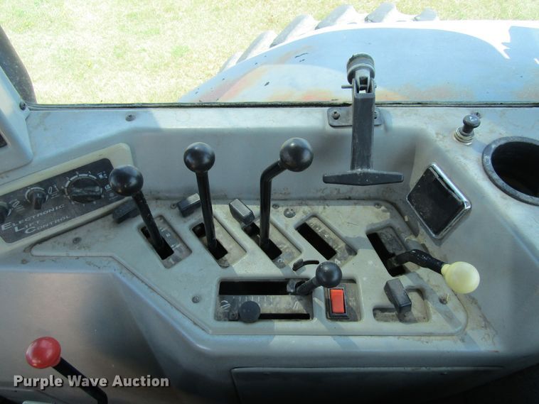 image for item FD9259 1997 AGCO Allis 9635F tractor