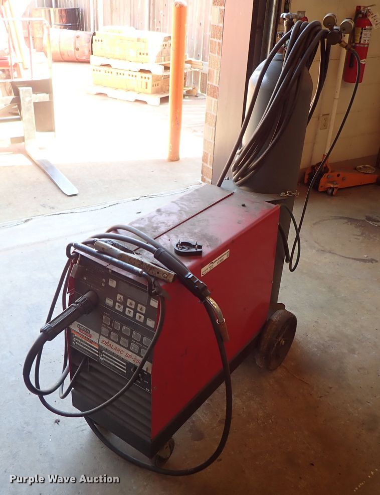 image for item FE9897 Lincoln Idealarc SP250 welder
