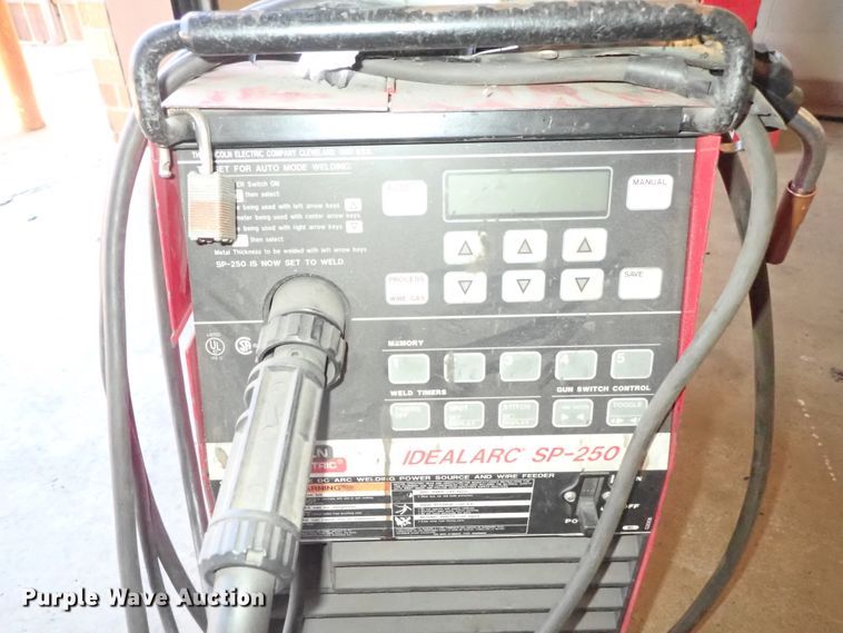 image for item FE9897 Lincoln Idealarc SP250 welder
