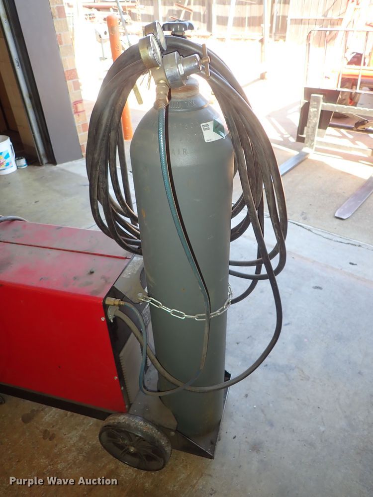 image for item FE9897 Lincoln Idealarc SP250 welder