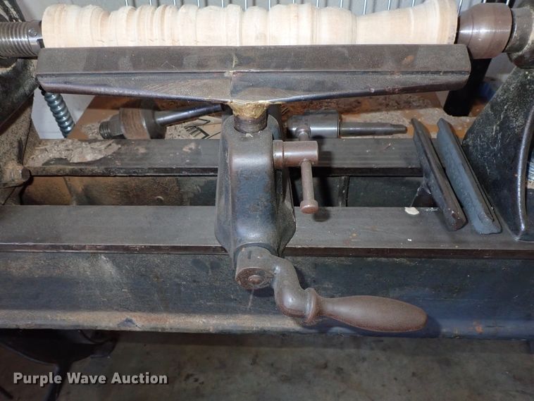 image for item FE9899 Oliver lathe