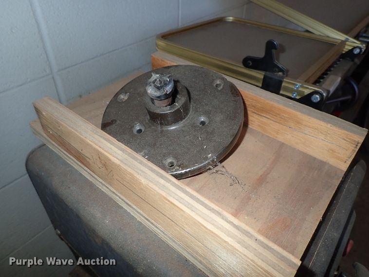 image for item FE9899 Oliver lathe