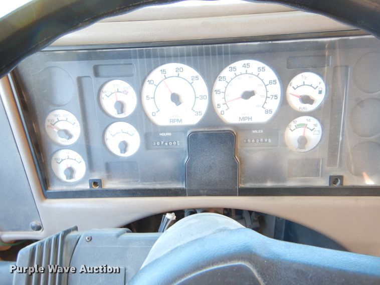 image for item FI9912 2002 International CE school bus