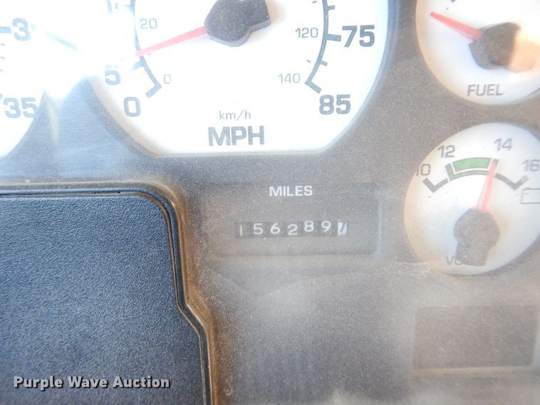 image for item FI9912 2002 International CE school bus