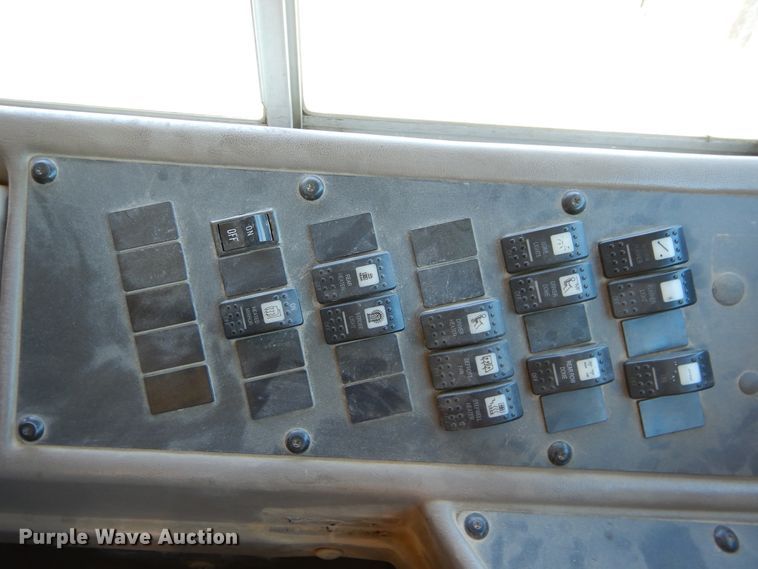 image for item FI9912 2002 International CE school bus