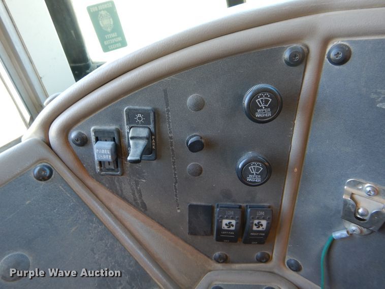 image for item FI9912 2002 International CE school bus