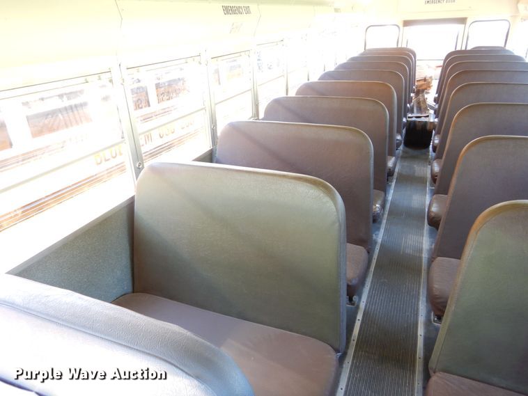 image for item FI9912 2002 International CE school bus