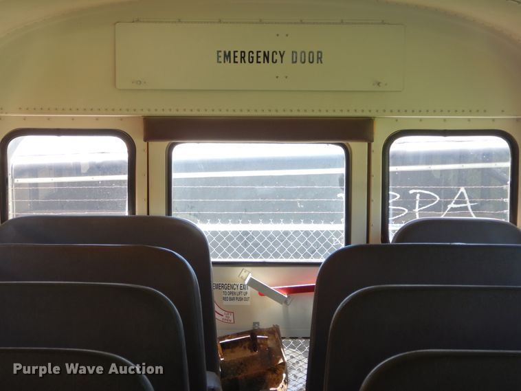 image for item FI9912 2002 International CE school bus