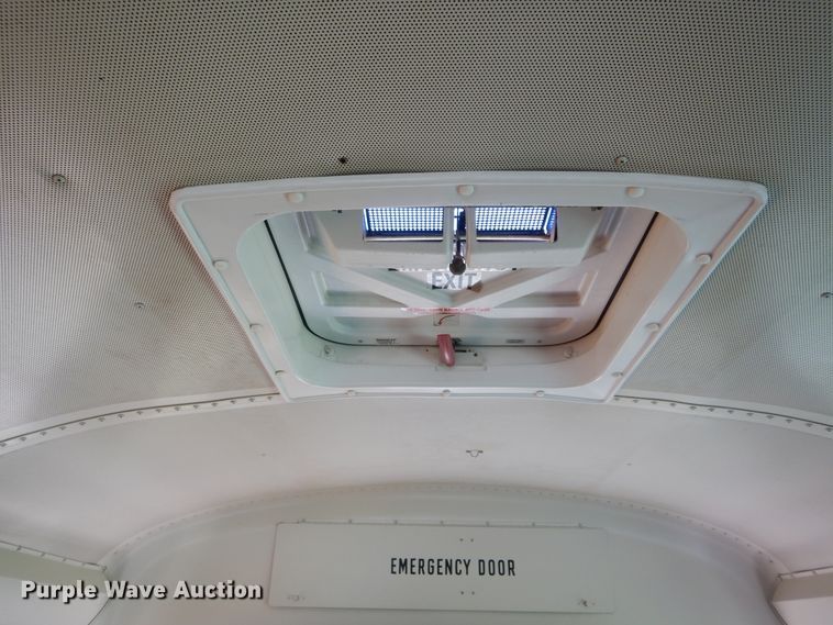 image for item FI9912 2002 International CE school bus